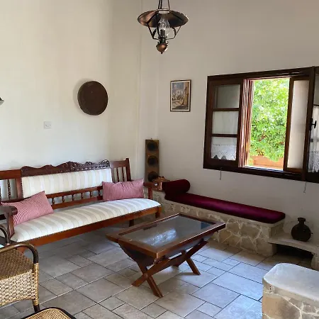 Eleon Country House Hébergement de vacances *